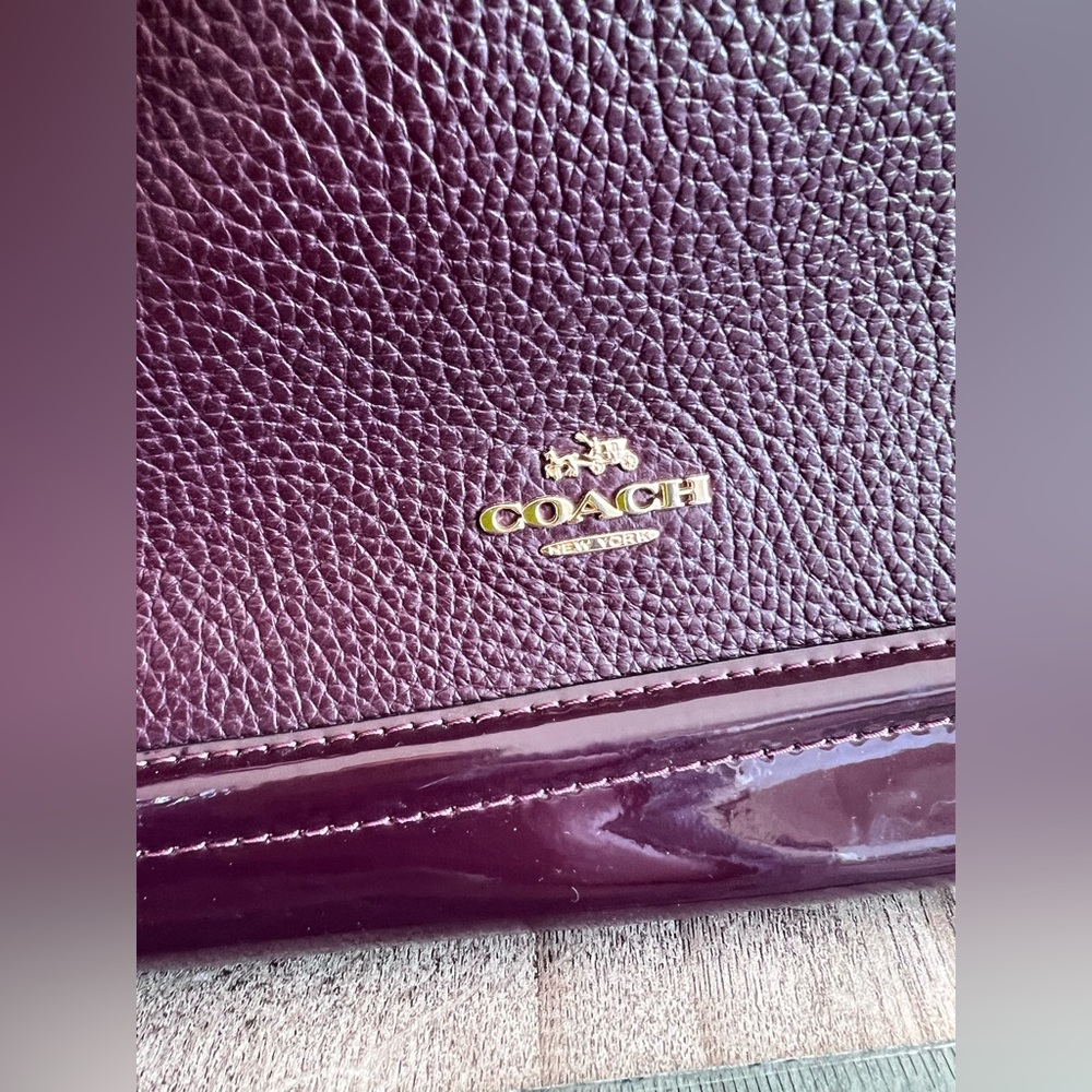Coach Bag - Picture 2 of 8